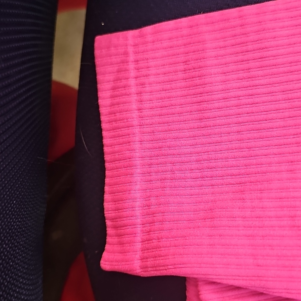 PINK Victoria's Secret Red & PINK Leggings Size M - Picture 5 of 5